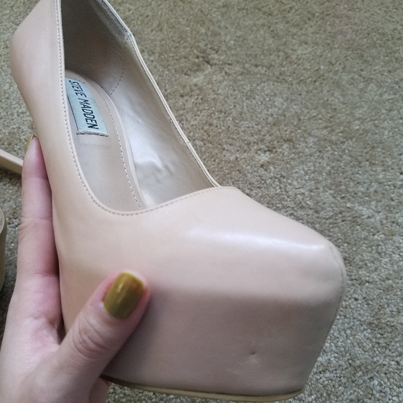 Steve Madden Nude Platforms - Picture 4 of 5